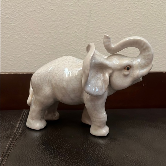 Vtg Elephant Crackle Glazed Ceramic Figurine Trunk Up - Picture 2 of 7